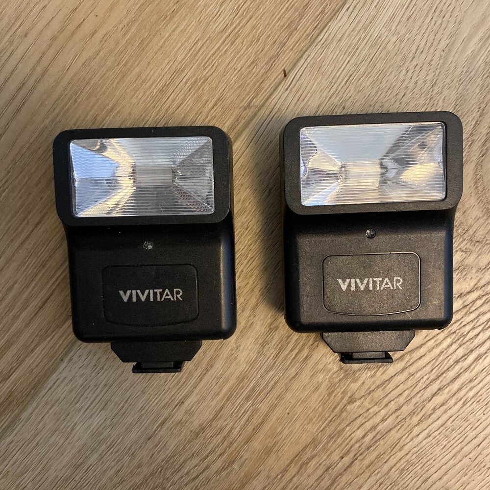 Used Vivitar DF-283 Bounce Zoom DSLR Flash - Set of 2